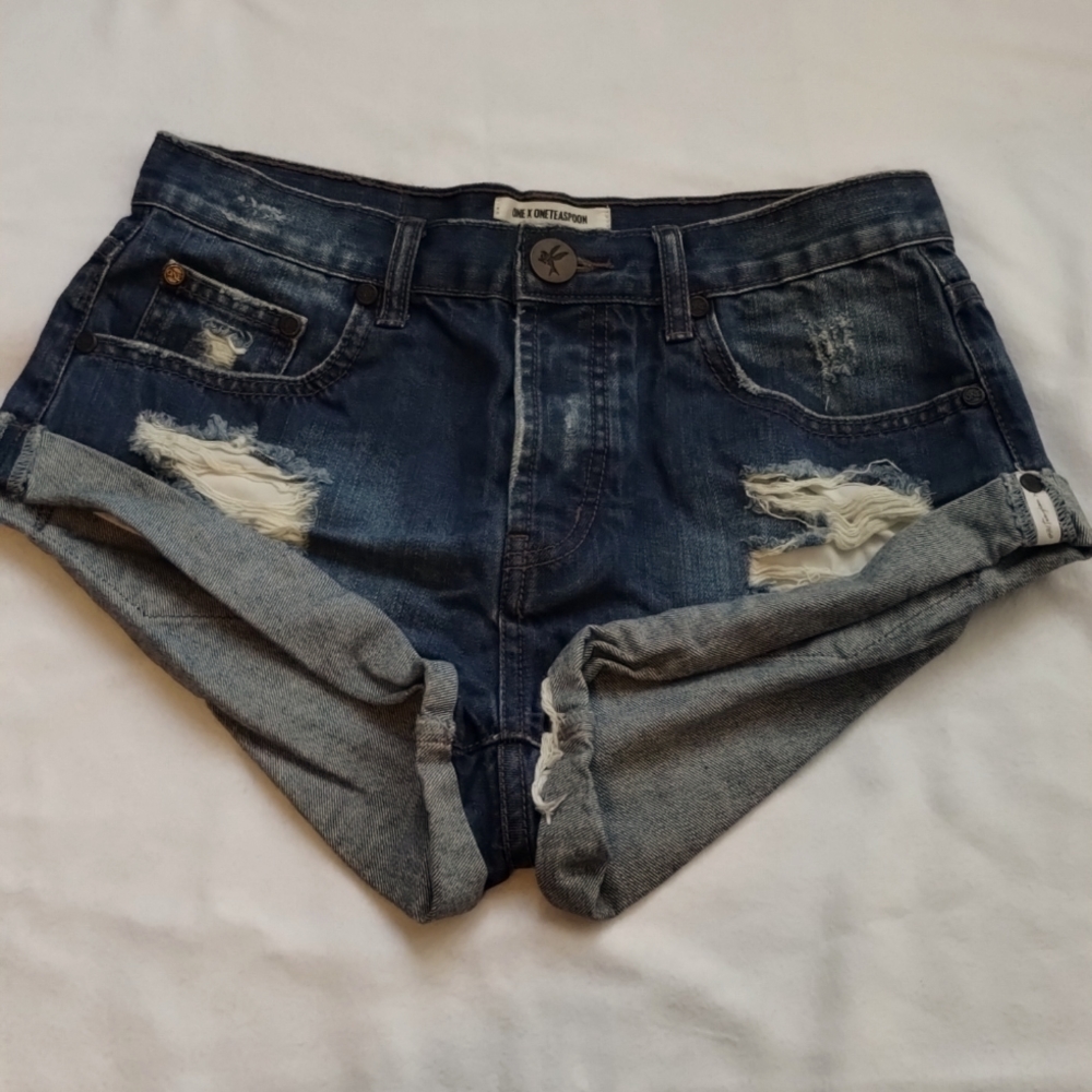 One teaspoon distressed shorts